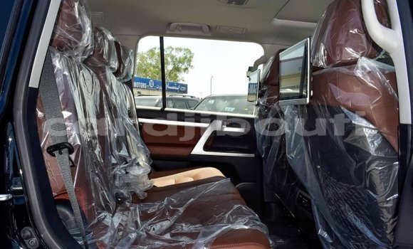 Acheter Neuf Voiture Toyota Land Cruiser Noir à Alaili Dadda, Obock Acheter Neuf Voiture Toyota Land Cruiser Noir à Alaili Dadda, Obock