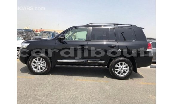 Acheter Import Voiture Toyota Land Cruiser Noir à Import - Dubai, Ali Sabieh Region Acheter Import Voiture Toyota Land Cruiser Noir à Import - Dubai, Ali Sabieh Region