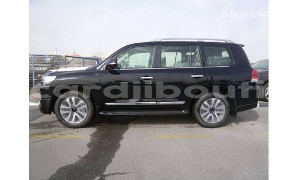 Acheter Import Voiture Toyota Land Cruiser Noir à Import - Dubai, Ali Sabieh Region Acheter Import Voiture Toyota Land Cruiser Noir à Import - Dubai, Ali Sabieh Region