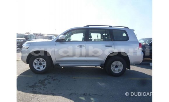 Acheter Import Voiture Toyota Land Cruiser Autre à Import - Dubai, Ali Sabieh Region Acheter Import Voiture Toyota Land Cruiser Autre à Import - Dubai, Ali Sabieh Region
