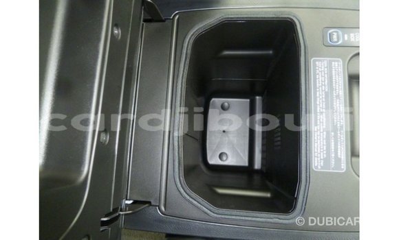 Acheter Import Voiture Toyota Land Cruiser Noir à Import - Dubai, Ali Sabieh Region Acheter Import Voiture Toyota Land Cruiser Noir à Import - Dubai, Ali Sabieh Region