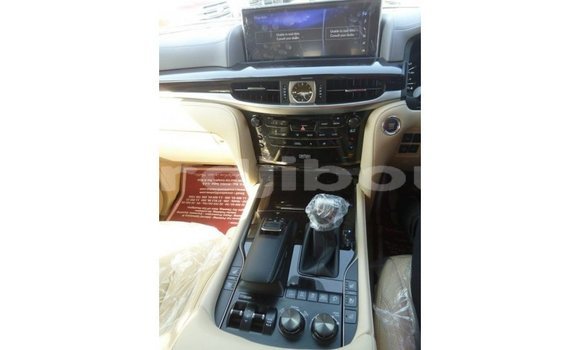 Acheter Import Voiture Lexus LX Noir à Import - Dubai, Ali Sabieh Region Acheter Import Voiture Lexus LX Noir à Import - Dubai, Ali Sabieh Region