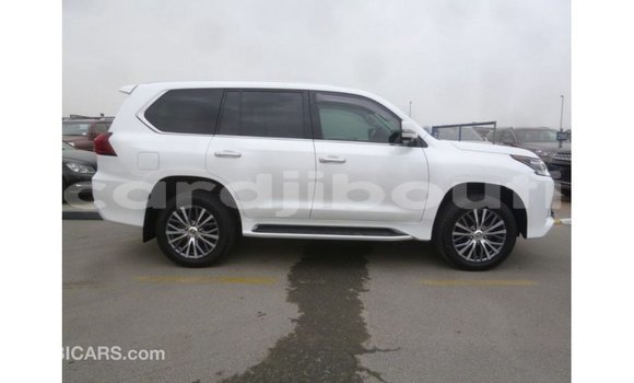 Acheter Import Voiture Lexus LX Blanc à Import - Dubai, Ali Sabieh Region Acheter Import Voiture Lexus LX Blanc à Import - Dubai, Ali Sabieh Region