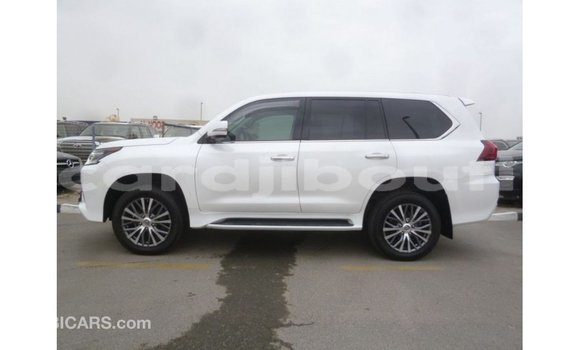 Acheter Import Voiture Lexus LX Blanc à Import - Dubai, Ali Sabieh Region Acheter Import Voiture Lexus LX Blanc à Import - Dubai, Ali Sabieh Region