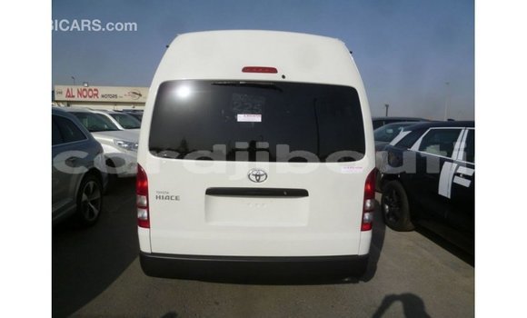 Acheter Import Voiture Toyota Hiace Blanc à Import - Dubai, Ali Sabieh Region Acheter Import Voiture Toyota Hiace Blanc à Import - Dubai, Ali Sabieh Region