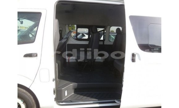 Acheter Import Voiture Toyota Hiace Blanc à Import - Dubai, Ali Sabieh Region Acheter Import Voiture Toyota Hiace Blanc à Import - Dubai, Ali Sabieh Region