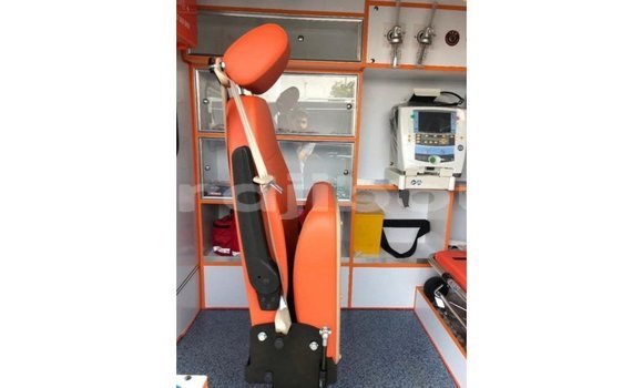 Acheter Import Voiture Toyota Hiace Blanc à Import - Dubai, Ali Sabieh Region Acheter Import Voiture Toyota Hiace Blanc à Import - Dubai, Ali Sabieh Region