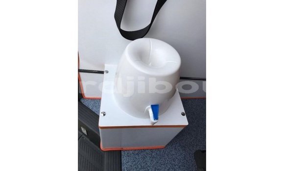 Acheter Import Voiture Toyota Hiace Blanc à Import - Dubai, Ali Sabieh Region Acheter Import Voiture Toyota Hiace Blanc à Import - Dubai, Ali Sabieh Region