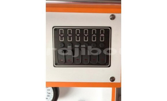 Acheter Import Voiture Toyota Hiace Blanc à Import - Dubai, Ali Sabieh Region Acheter Import Voiture Toyota Hiace Blanc à Import - Dubai, Ali Sabieh Region