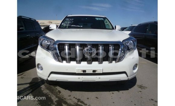 Acheter Import Voiture Toyota Prado Blanc à Import - Dubai, Ali Sabieh Region Acheter Import Voiture Toyota Prado Blanc à Import - Dubai, Ali Sabieh Region