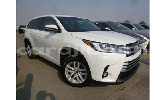 Acheter Import Voiture Toyota Kluger Blanc à Import - Dubai, Ali Sabieh Region Acheter Import Voiture Toyota Kluger Blanc à Import - Dubai, Ali Sabieh Region