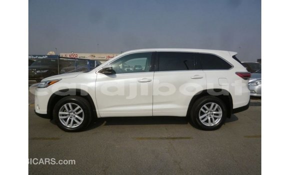 Acheter Import Voiture Toyota Kluger Blanc à Import - Dubai, Ali Sabieh Region Acheter Import Voiture Toyota Kluger Blanc à Import - Dubai, Ali Sabieh Region