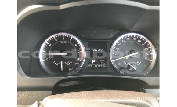 Acheter Import Voiture Toyota Kluger Blanc à Import - Dubai, Ali Sabieh Region Acheter Import Voiture Toyota Kluger Blanc à Import - Dubai, Ali Sabieh Region