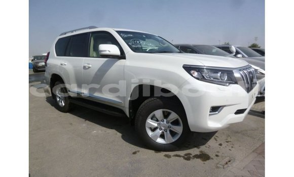 Acheter Import Voiture Toyota Prado Blanc à Import - Dubai, Ali Sabieh Region Acheter Import Voiture Toyota Prado Blanc à Import - Dubai, Ali Sabieh Region