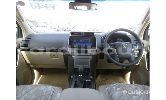 Acheter Import Voiture Toyota Prado Blanc à Import - Dubai, Ali Sabieh Region Acheter Import Voiture Toyota Prado Blanc à Import - Dubai, Ali Sabieh Region