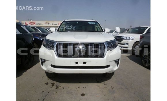 Acheter Import Voiture Toyota Prado Blanc à Import - Dubai, Ali Sabieh Region Acheter Import Voiture Toyota Prado Blanc à Import - Dubai, Ali Sabieh Region