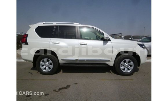 Acheter Import Voiture Toyota Prado Blanc à Import - Dubai, Ali Sabieh Region Acheter Import Voiture Toyota Prado Blanc à Import - Dubai, Ali Sabieh Region