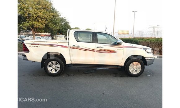 Buy Import Toyota Hilux White Car in Import - Dubai in Ali Sabieh Region Buy Import Toyota Hilux White Car in Import - Dubai in Ali Sabieh Region