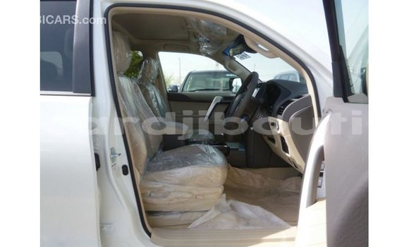 Acheter Import Voiture Toyota Prado Blanc à Import - Dubai, Ali Sabieh Region Acheter Import Voiture Toyota Prado Blanc à Import - Dubai, Ali Sabieh Region
