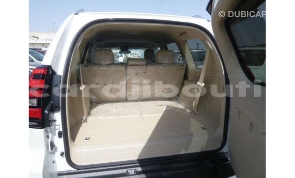 Acheter Import Voiture Toyota Prado Blanc à Import - Dubai, Ali Sabieh Region Acheter Import Voiture Toyota Prado Blanc à Import - Dubai, Ali Sabieh Region
