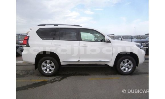 Acheter Import Voiture Toyota Prado Blanc à Import - Dubai, Ali Sabieh Region Acheter Import Voiture Toyota Prado Blanc à Import - Dubai, Ali Sabieh Region