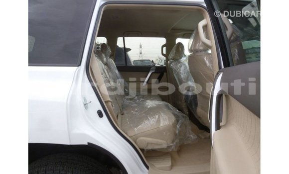 Acheter Import Voiture Toyota Prado Blanc à Import - Dubai, Ali Sabieh Region Acheter Import Voiture Toyota Prado Blanc à Import - Dubai, Ali Sabieh Region