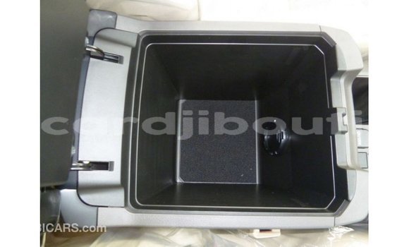 Acheter Import Voiture Toyota Prado Blanc à Import - Dubai, Ali Sabieh Region Acheter Import Voiture Toyota Prado Blanc à Import - Dubai, Ali Sabieh Region