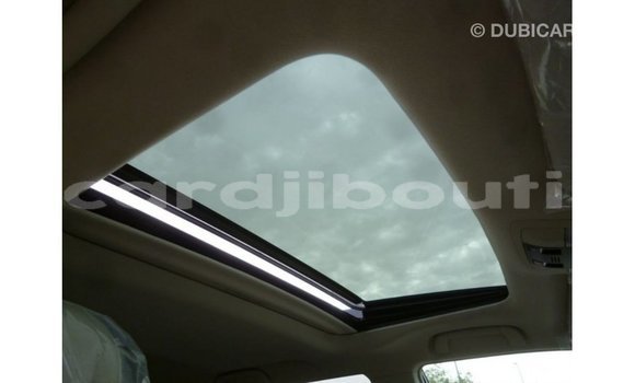 Acheter Import Voiture Toyota Prado Blanc à Import - Dubai, Ali Sabieh Region Acheter Import Voiture Toyota Prado Blanc à Import - Dubai, Ali Sabieh Region