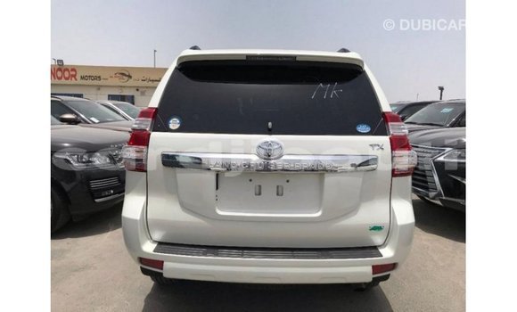Acheter Import Voiture Toyota Prado Blanc à Import - Dubai, Ali Sabieh Region Acheter Import Voiture Toyota Prado Blanc à Import - Dubai, Ali Sabieh Region