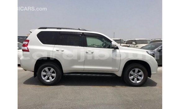 Acheter Import Voiture Toyota Prado Blanc à Import - Dubai, Ali Sabieh Region Acheter Import Voiture Toyota Prado Blanc à Import - Dubai, Ali Sabieh Region