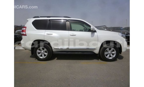 Acheter Import Voiture Toyota Prado Blanc à Import - Dubai, Ali Sabieh Region Acheter Import Voiture Toyota Prado Blanc à Import - Dubai, Ali Sabieh Region