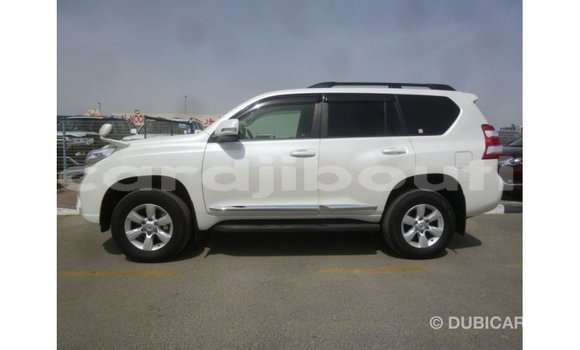 Acheter Import Voiture Toyota Prado Blanc à Import - Dubai, Ali Sabieh Region Acheter Import Voiture Toyota Prado Blanc à Import - Dubai, Ali Sabieh Region