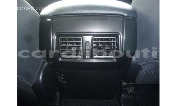 Acheter Import Voiture Toyota Prado Blanc à Import - Dubai, Ali Sabieh Region Acheter Import Voiture Toyota Prado Blanc à Import - Dubai, Ali Sabieh Region