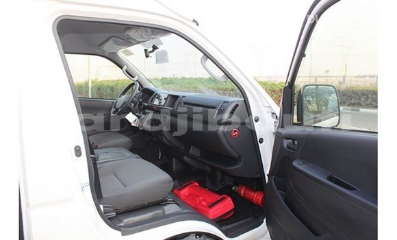 Buy Import Toyota Hiace White Car in Import - Dubai in Ali Sabieh Region Buy Import Toyota Hiace White Car in Import - Dubai in Ali Sabieh Region