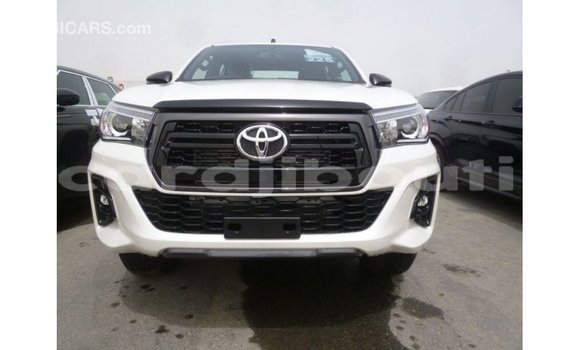 Acheter Import Voiture Toyota Hilux Blanc à Import - Dubai, Ali Sabieh Region Acheter Import Voiture Toyota Hilux Blanc à Import - Dubai, Ali Sabieh Region