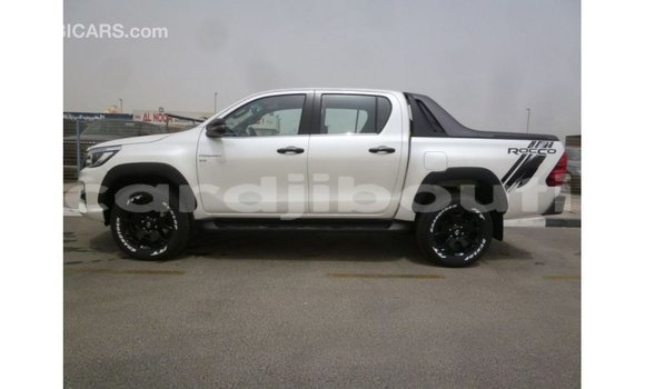 Acheter Import Voiture Toyota Hilux Blanc à Import - Dubai, Ali Sabieh Region Acheter Import Voiture Toyota Hilux Blanc à Import - Dubai, Ali Sabieh Region