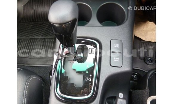 Acheter Import Voiture Toyota Hilux Blanc à Import - Dubai, Ali Sabieh Region Acheter Import Voiture Toyota Hilux Blanc à Import - Dubai, Ali Sabieh Region