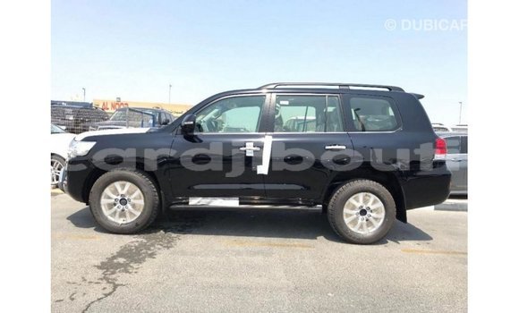 Acheter Import Voiture Toyota Land Cruiser Noir à Import - Dubai, Ali Sabieh Region Acheter Import Voiture Toyota Land Cruiser Noir à Import - Dubai, Ali Sabieh Region