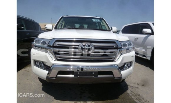 Acheter Import Voiture Toyota Land Cruiser Blanc à Import - Dubai, Ali Sabieh Region Acheter Import Voiture Toyota Land Cruiser Blanc à Import - Dubai, Ali Sabieh Region