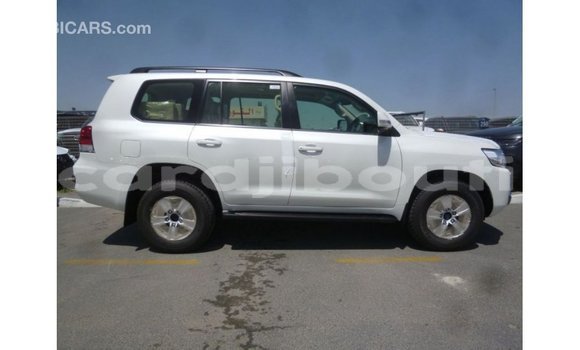Acheter Import Voiture Toyota Land Cruiser Blanc à Import - Dubai, Ali Sabieh Region Acheter Import Voiture Toyota Land Cruiser Blanc à Import - Dubai, Ali Sabieh Region