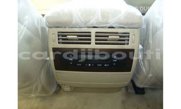 Acheter Import Voiture Toyota Land Cruiser Blanc à Import - Dubai, Ali Sabieh Region Acheter Import Voiture Toyota Land Cruiser Blanc à Import - Dubai, Ali Sabieh Region