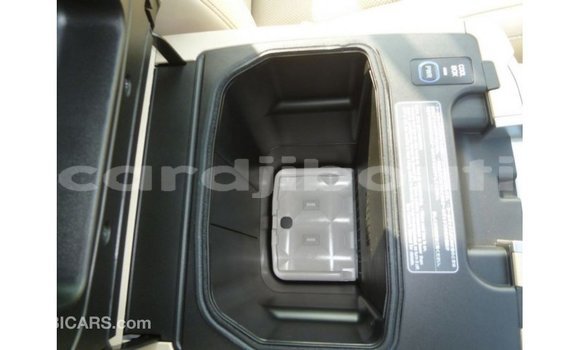 Acheter Import Voiture Toyota Land Cruiser Noir à Import - Dubai, Ali Sabieh Region Acheter Import Voiture Toyota Land Cruiser Noir à Import - Dubai, Ali Sabieh Region