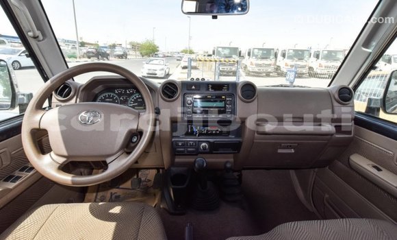 Acheter Import Voiture Toyota Land Cruiser Autre à Import - Dubai, Ali Sabieh Region Acheter Import Voiture Toyota Land Cruiser Autre à Import - Dubai, Ali Sabieh Region