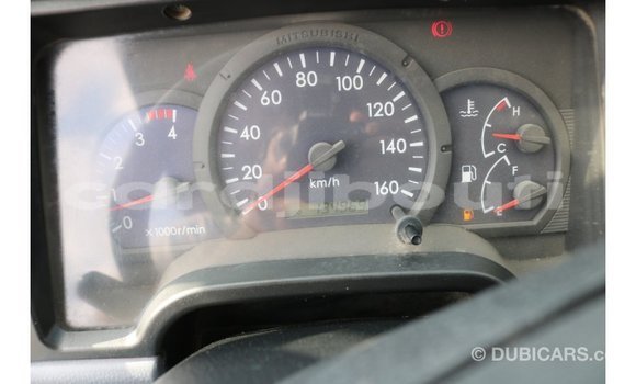 Acheter Import Voiture Mitsubishi Carisma Blanc à Import - Dubai, Ali Sabieh Region