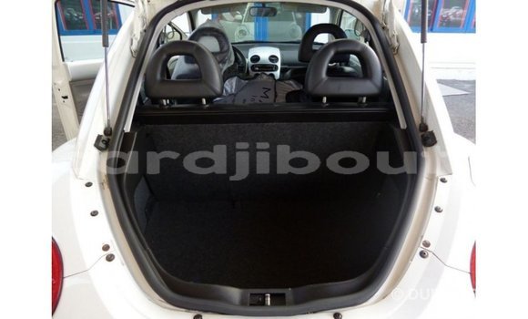 Acheter Import Voiture Volkswagen Beetle Blanc à Import - Dubai, Ali Sabieh Region Acheter Import Voiture Volkswagen Beetle Blanc à Import - Dubai, Ali Sabieh Region