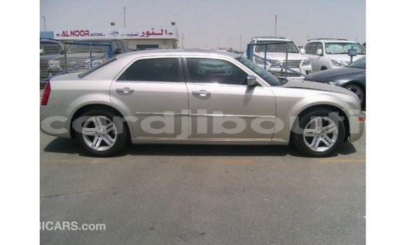 Acheter Import Voiture Chrysler 300 Beige à Import - Dubai, Ali Sabieh Region Acheter Import Voiture Chrysler 300 Beige à Import - Dubai, Ali Sabieh Region