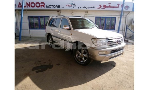 Acheter Import Voiture Toyota Land Cruiser Blanc à Import - Dubai, Ali Sabieh Region Acheter Import Voiture Toyota Land Cruiser Blanc à Import - Dubai, Ali Sabieh Region