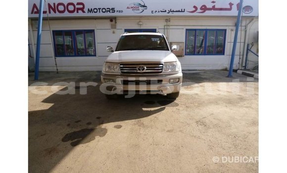 Acheter Import Voiture Toyota Land Cruiser Blanc à Import - Dubai, Ali Sabieh Region Acheter Import Voiture Toyota Land Cruiser Blanc à Import - Dubai, Ali Sabieh Region