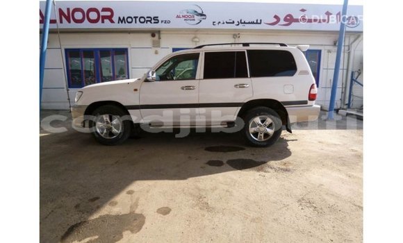 Acheter Import Voiture Toyota Land Cruiser Blanc à Import - Dubai, Ali Sabieh Region Acheter Import Voiture Toyota Land Cruiser Blanc à Import - Dubai, Ali Sabieh Region