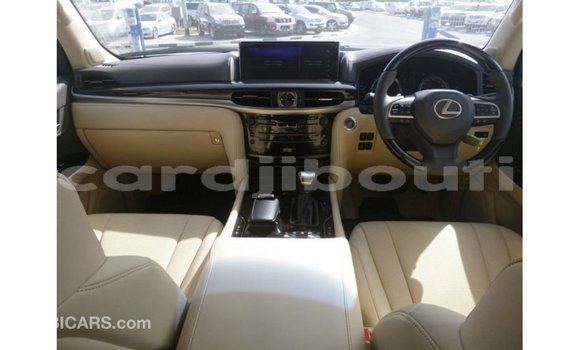 Acheter Import Voiture Lexus LX Blanc à Import - Dubai, Ali Sabieh Region Acheter Import Voiture Lexus LX Blanc à Import - Dubai, Ali Sabieh Region